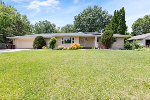 Homes For Sale - 1951 Valencia Drive<br/> ROCKFORD, IL 61108