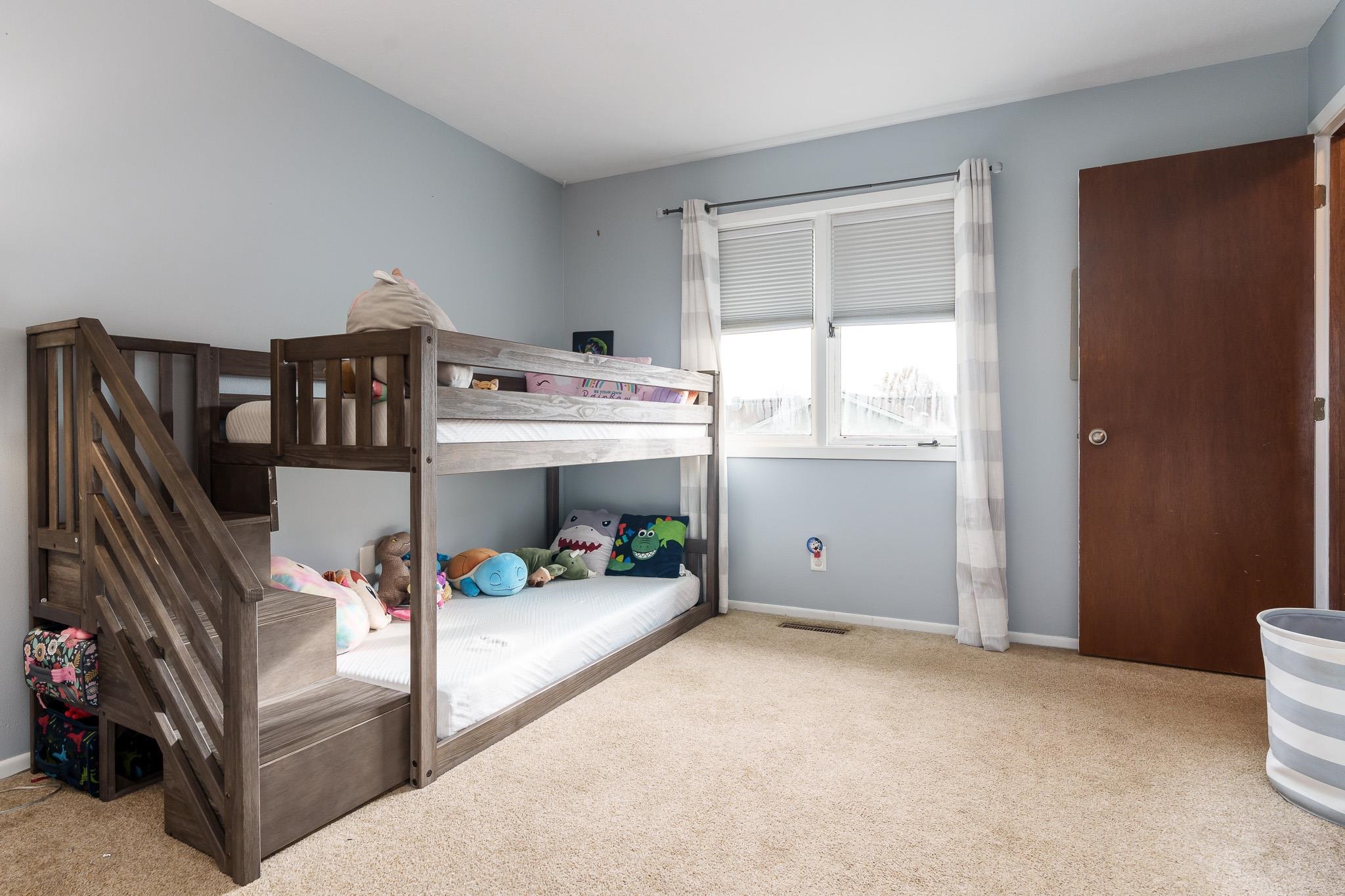 Rockford, Illinois 61107, United States, 2 Bedrooms Bedrooms, ,2 BathroomsBathrooms,Residential,Pending,30997