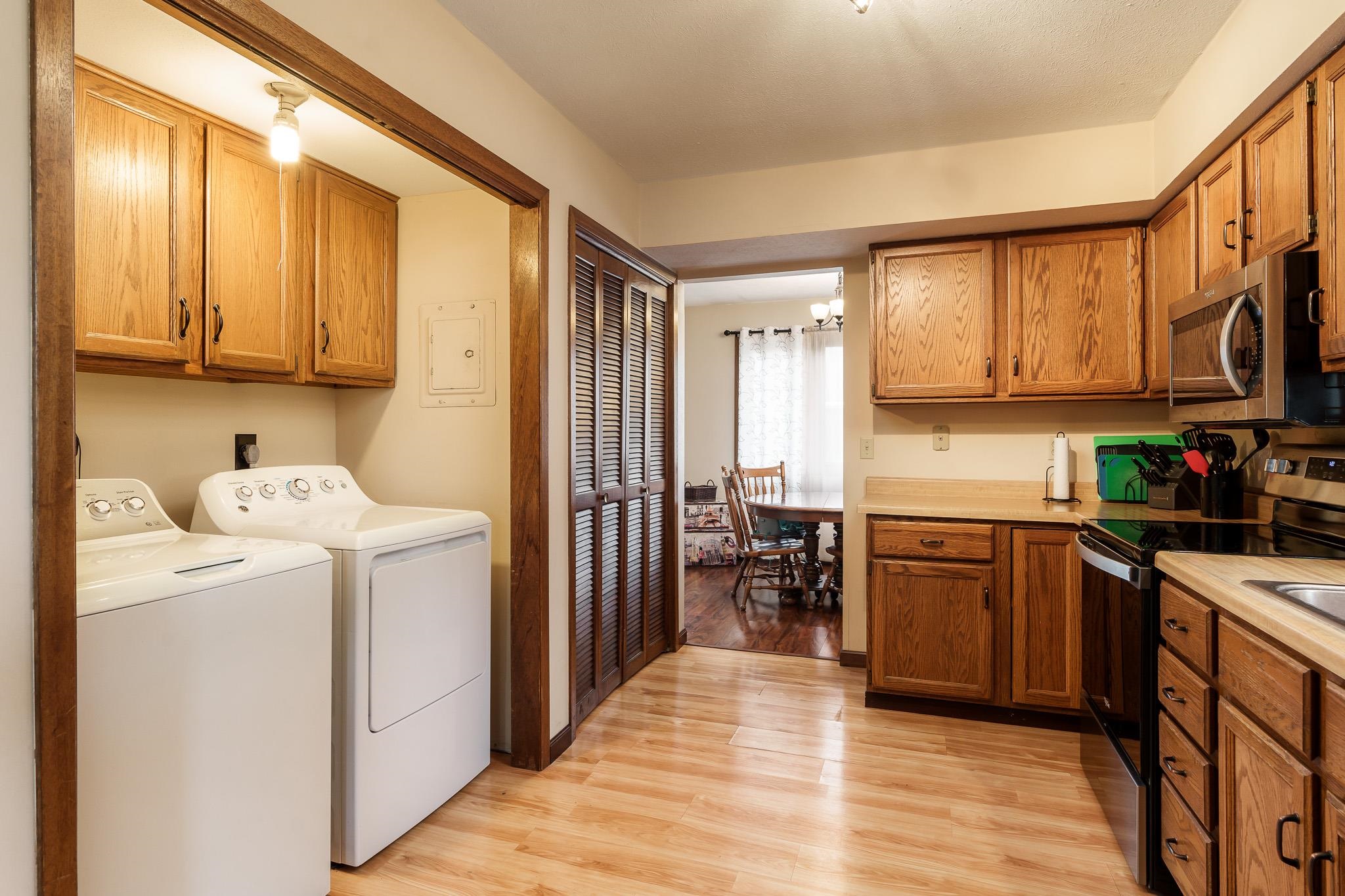 Rockford, Illinois 61107, United States, 2 Bedrooms Bedrooms, ,2 BathroomsBathrooms,Residential,Pending,30997