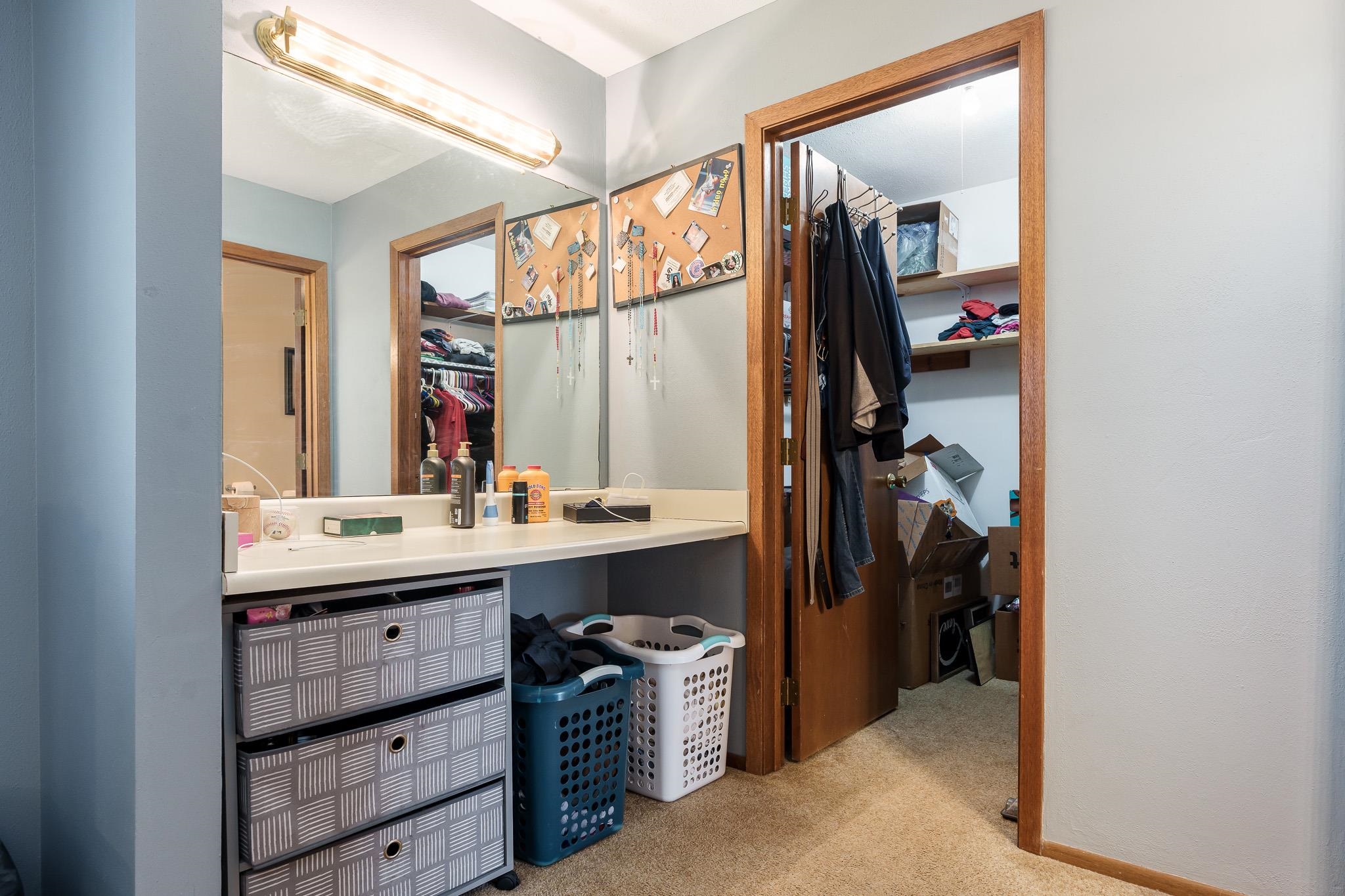 Rockford, Illinois 61107, United States, 2 Bedrooms Bedrooms, ,2 BathroomsBathrooms,Residential,Pending,30997