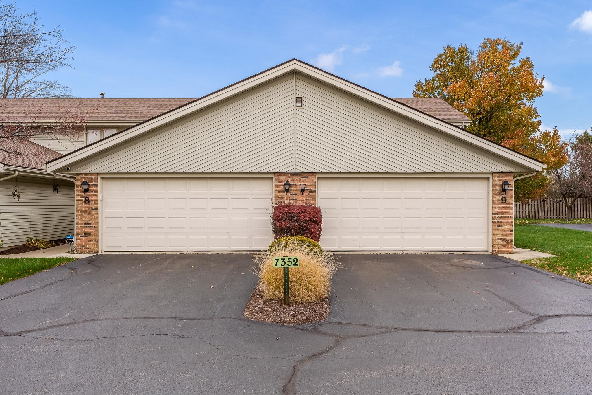 Rockford, Illinois 61107, United States, 2 Bedrooms Bedrooms, ,2 BathroomsBathrooms,Residential,Pending,30997