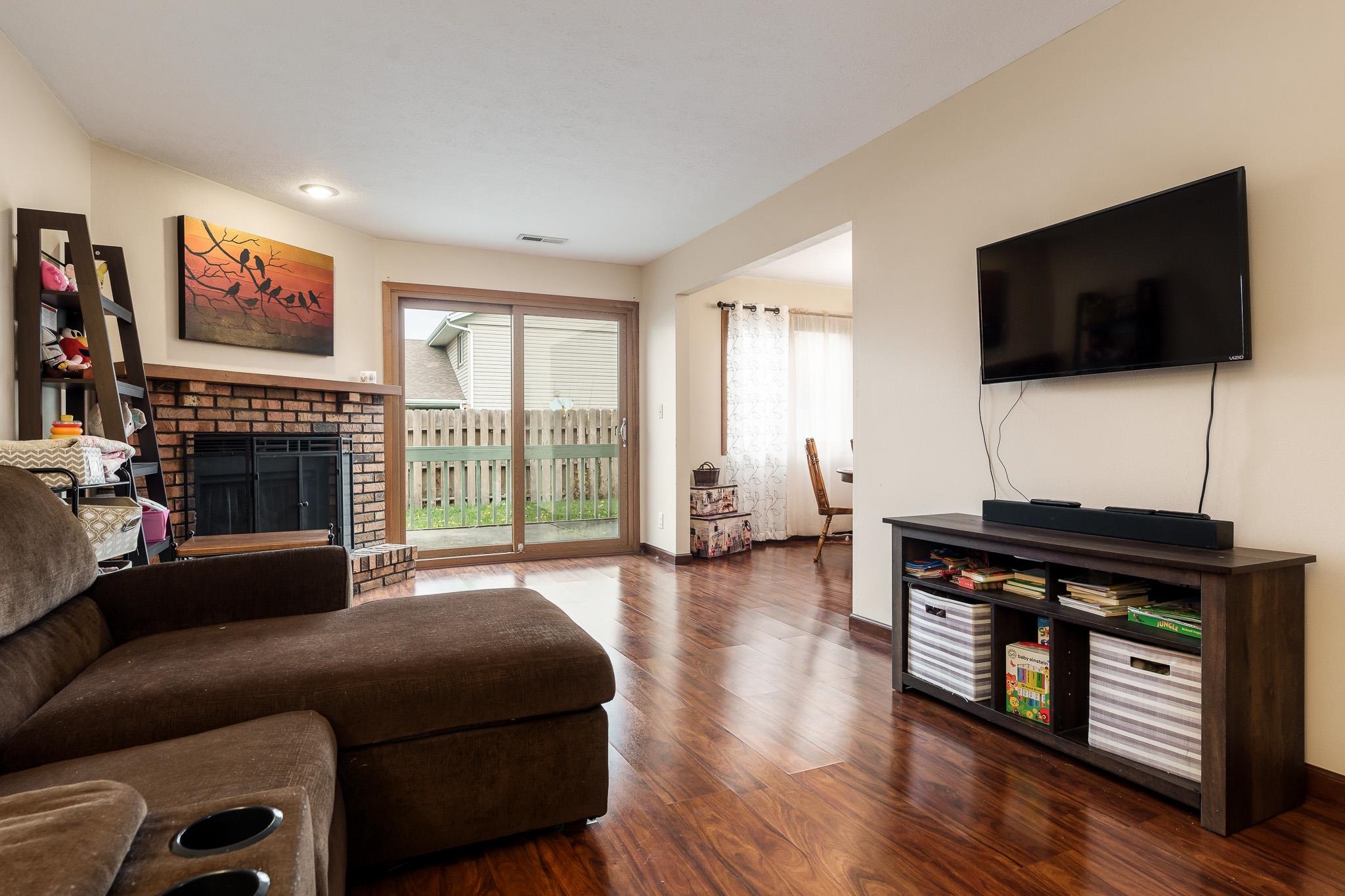 Rockford, Illinois 61107, United States, 2 Bedrooms Bedrooms, ,2 BathroomsBathrooms,Residential,Pending,30997