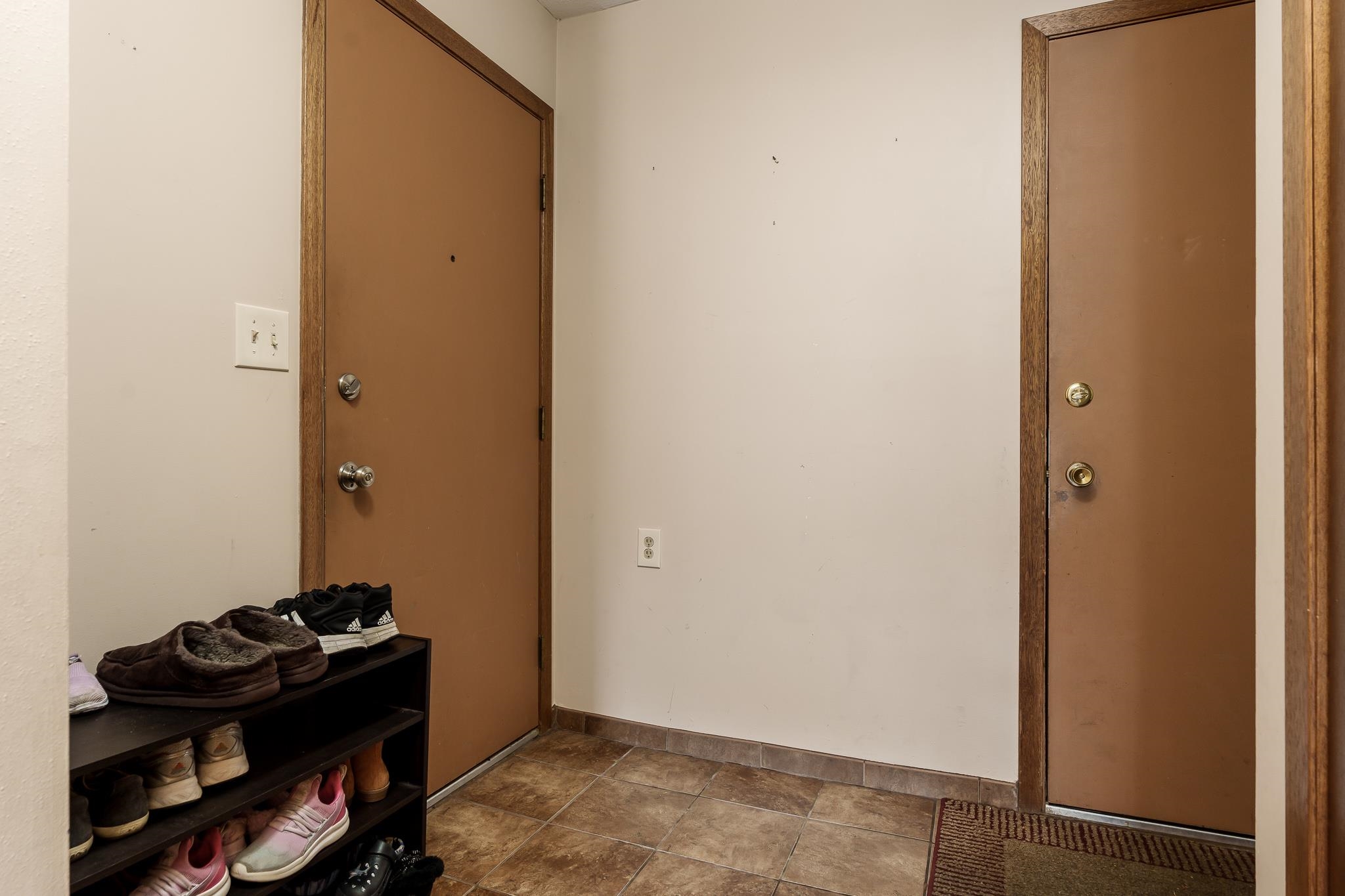 Rockford, Illinois 61107, United States, 2 Bedrooms Bedrooms, ,2 BathroomsBathrooms,Residential,Pending,30997