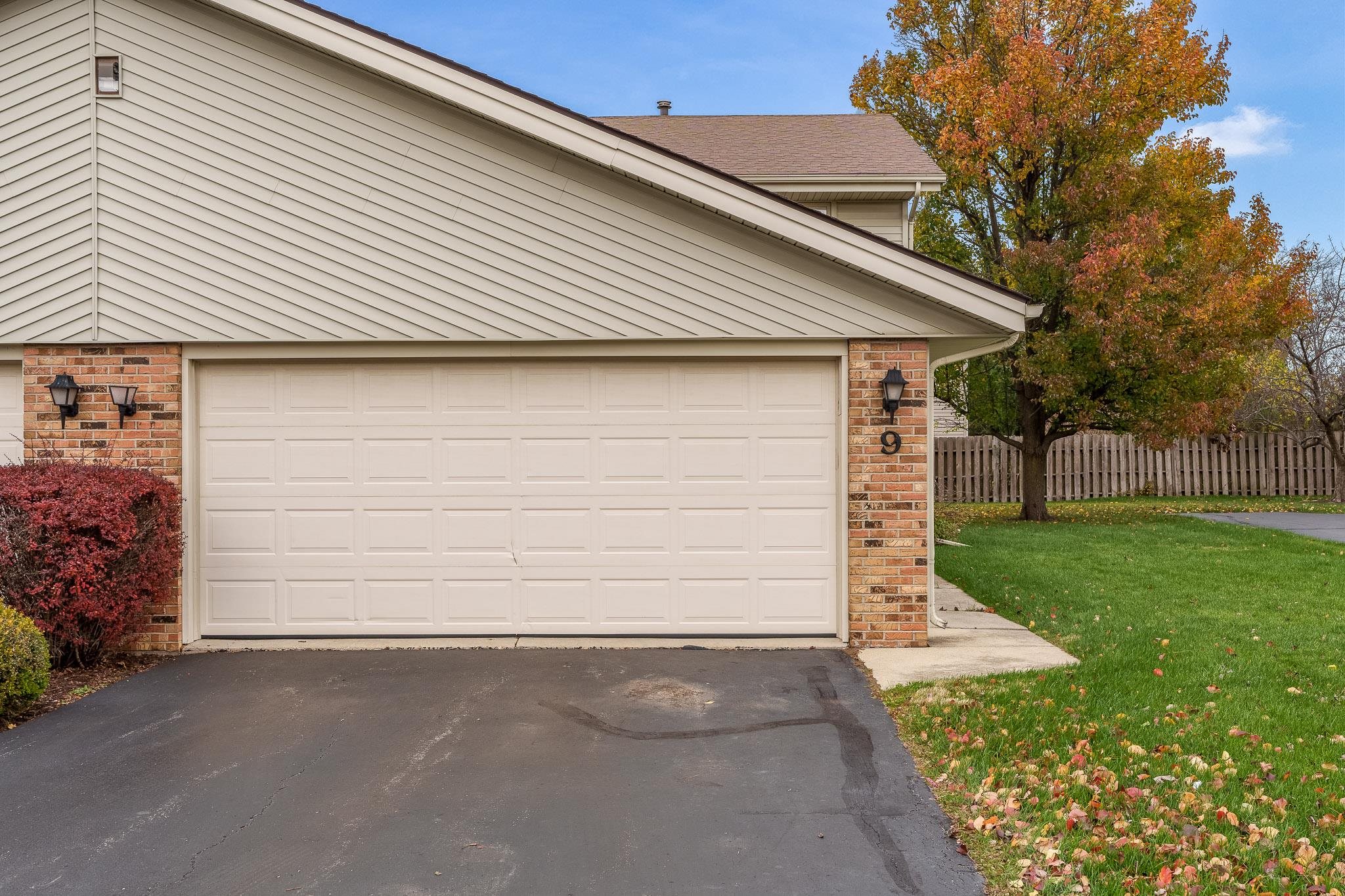 Rockford, Illinois 61107, United States, 2 Bedrooms Bedrooms, ,2 BathroomsBathrooms,Residential,Pending,30997