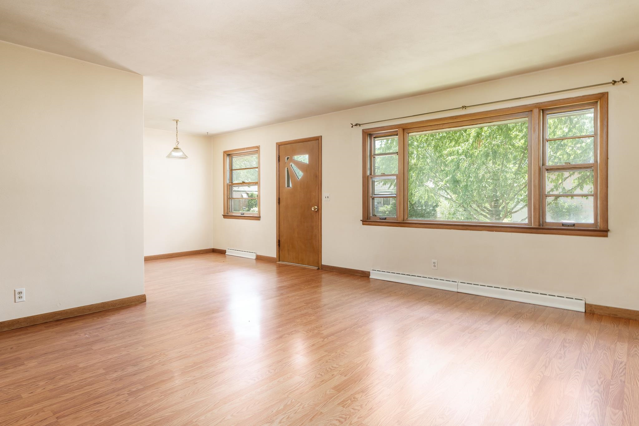 Rockford, Illinois 61101, United States, 3 Bedrooms Bedrooms, ,2 BathroomsBathrooms,Residential,Active,158509