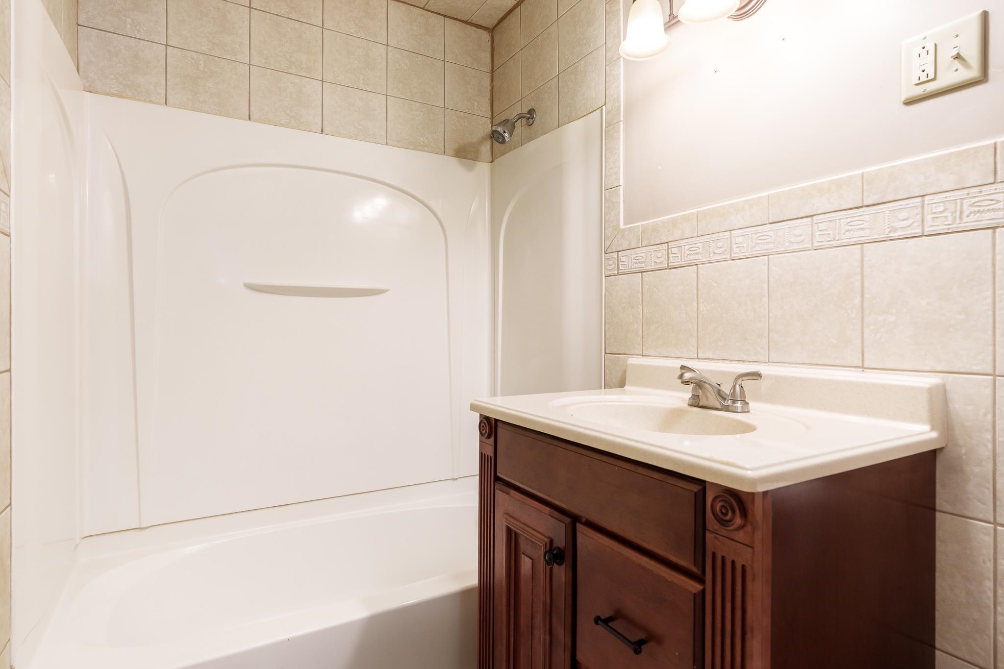 Rockford, Illinois 61101, United States, 3 Bedrooms Bedrooms, ,2 BathroomsBathrooms,Residential,Active,158509