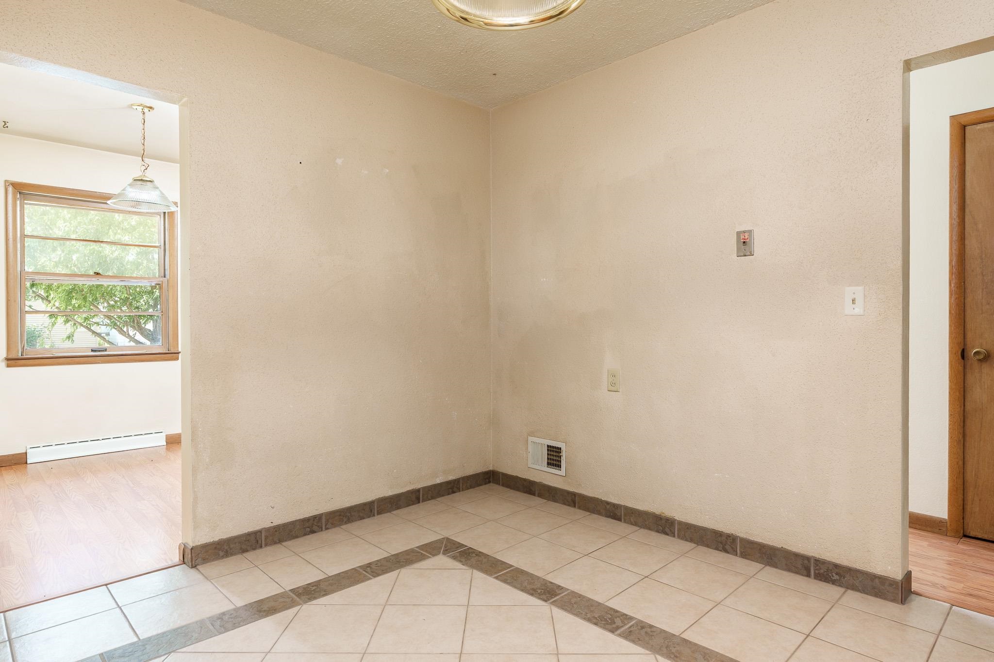 Rockford, Illinois 61101, United States, 3 Bedrooms Bedrooms, ,2 BathroomsBathrooms,Residential,Active,158509