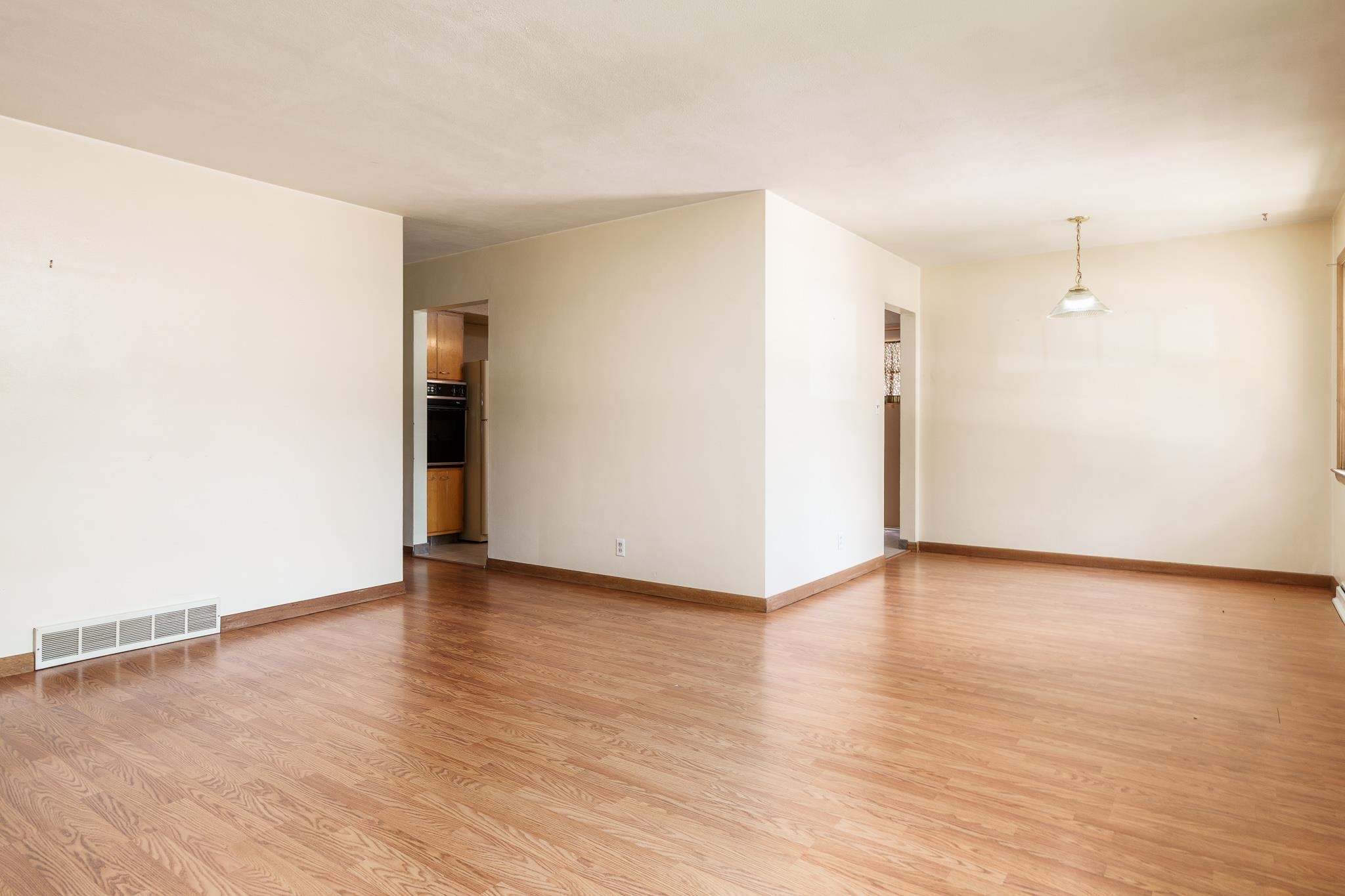 Rockford, Illinois 61101, United States, 3 Bedrooms Bedrooms, ,2 BathroomsBathrooms,Residential,Active,158509