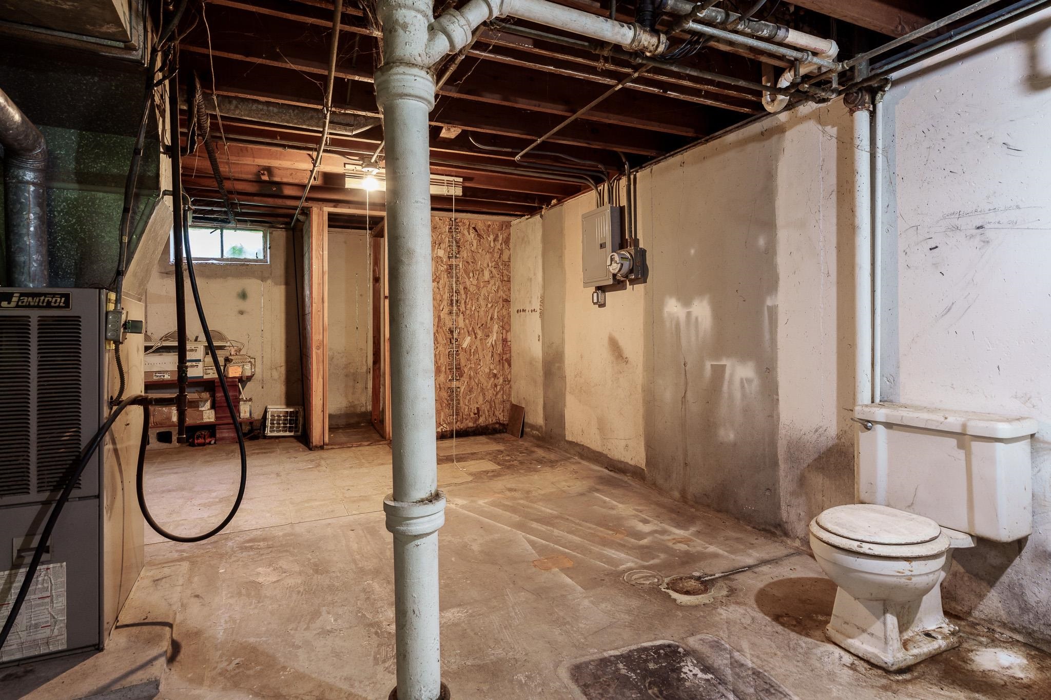 Rockford, Illinois 61101, United States, 3 Bedrooms Bedrooms, ,2 BathroomsBathrooms,Residential,Active,158509