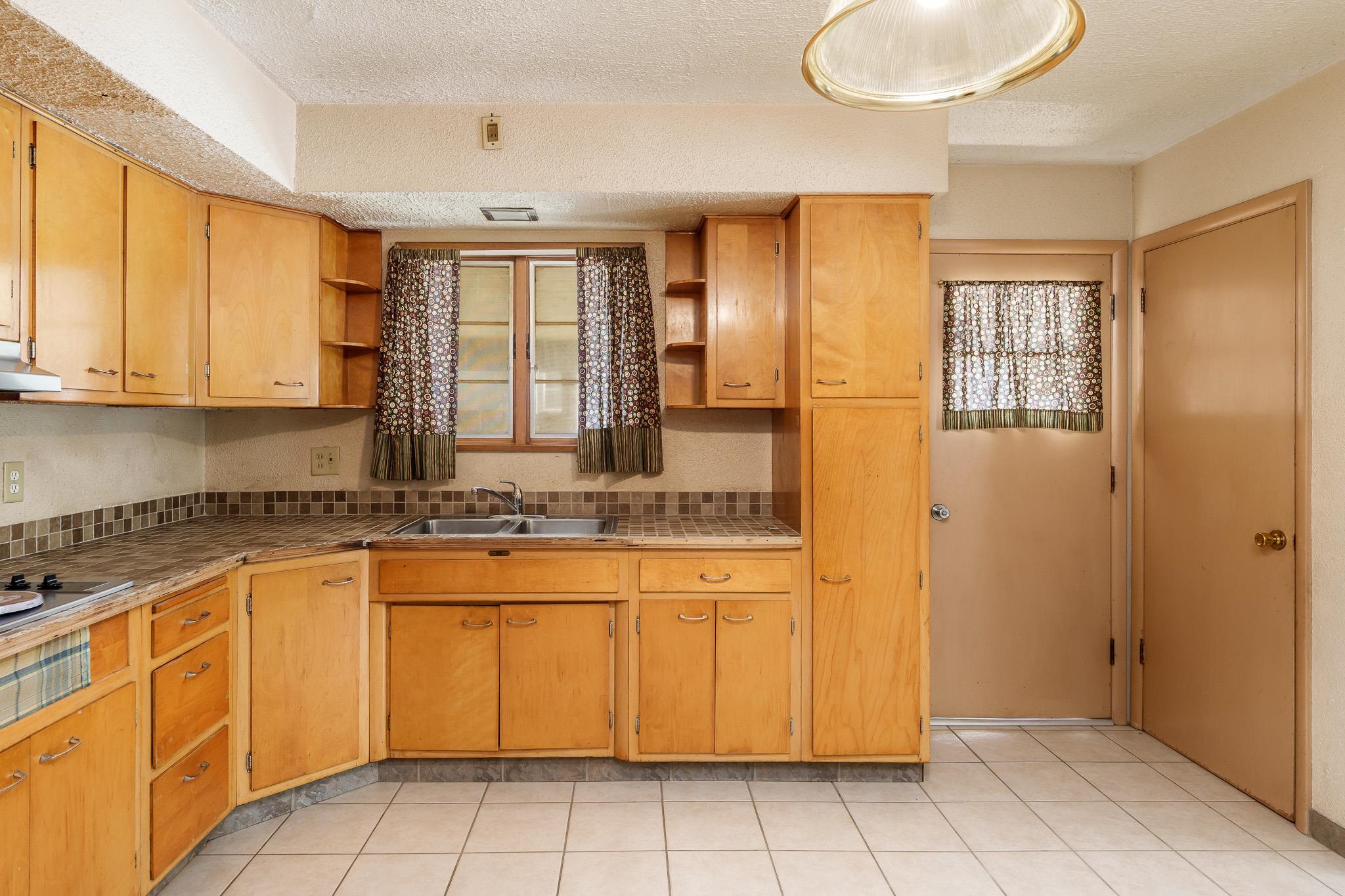 Rockford, Illinois 61101, United States, 3 Bedrooms Bedrooms, ,2 BathroomsBathrooms,Residential,Active,158509