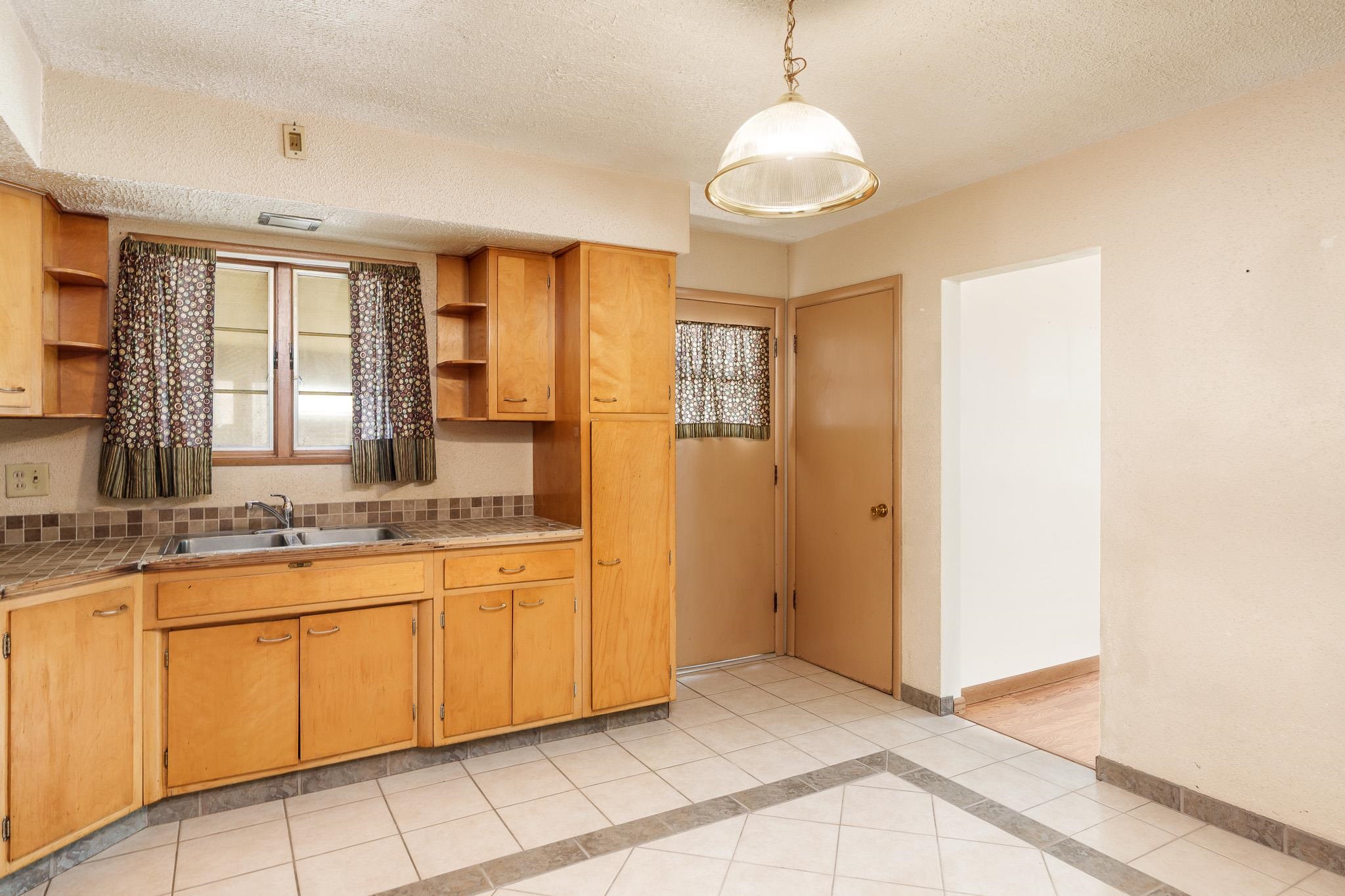 Rockford, Illinois 61101, United States, 3 Bedrooms Bedrooms, ,2 BathroomsBathrooms,Residential,Active,158509