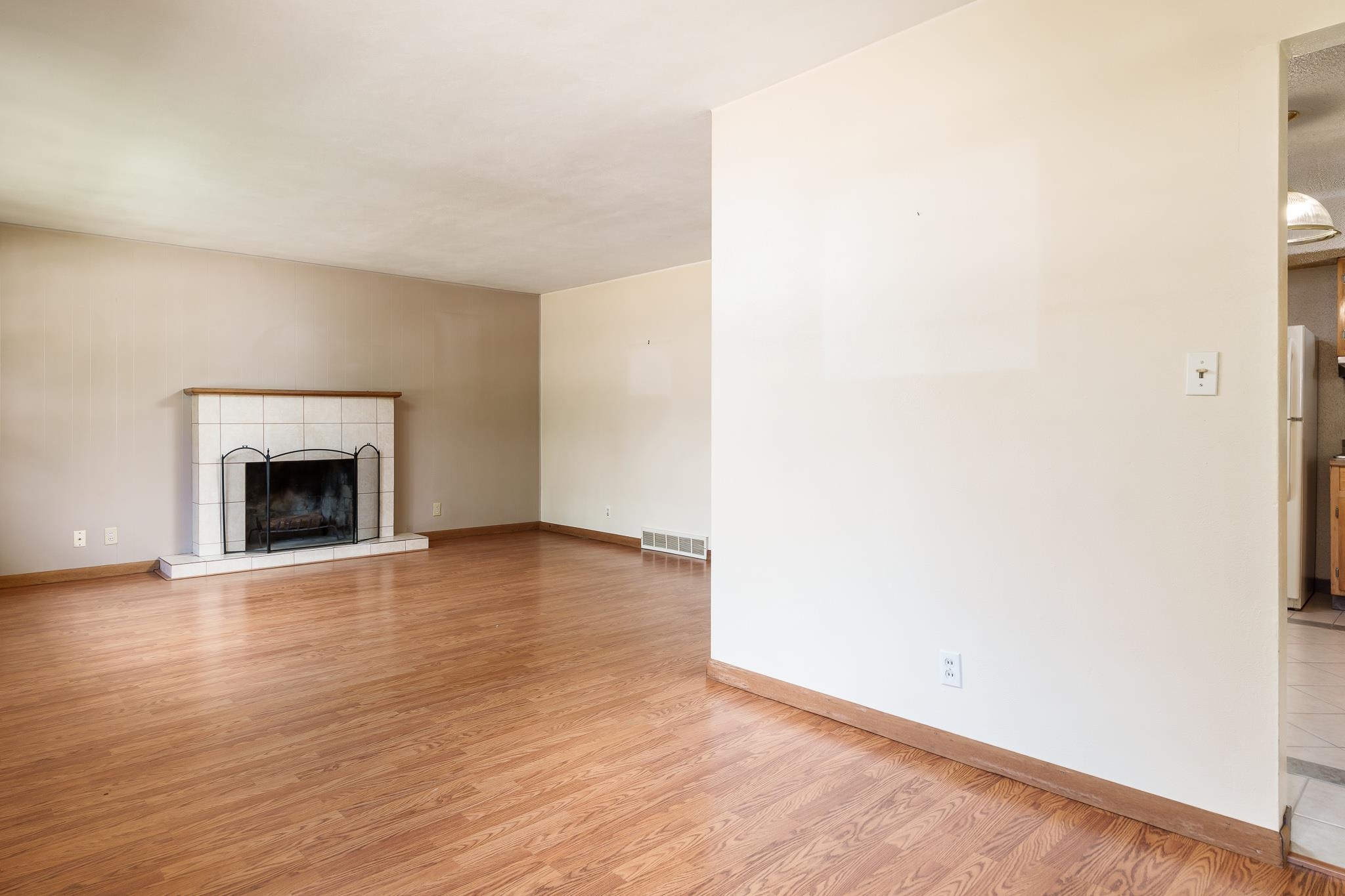 Rockford, Illinois 61101, United States, 3 Bedrooms Bedrooms, ,2 BathroomsBathrooms,Residential,Active,158509