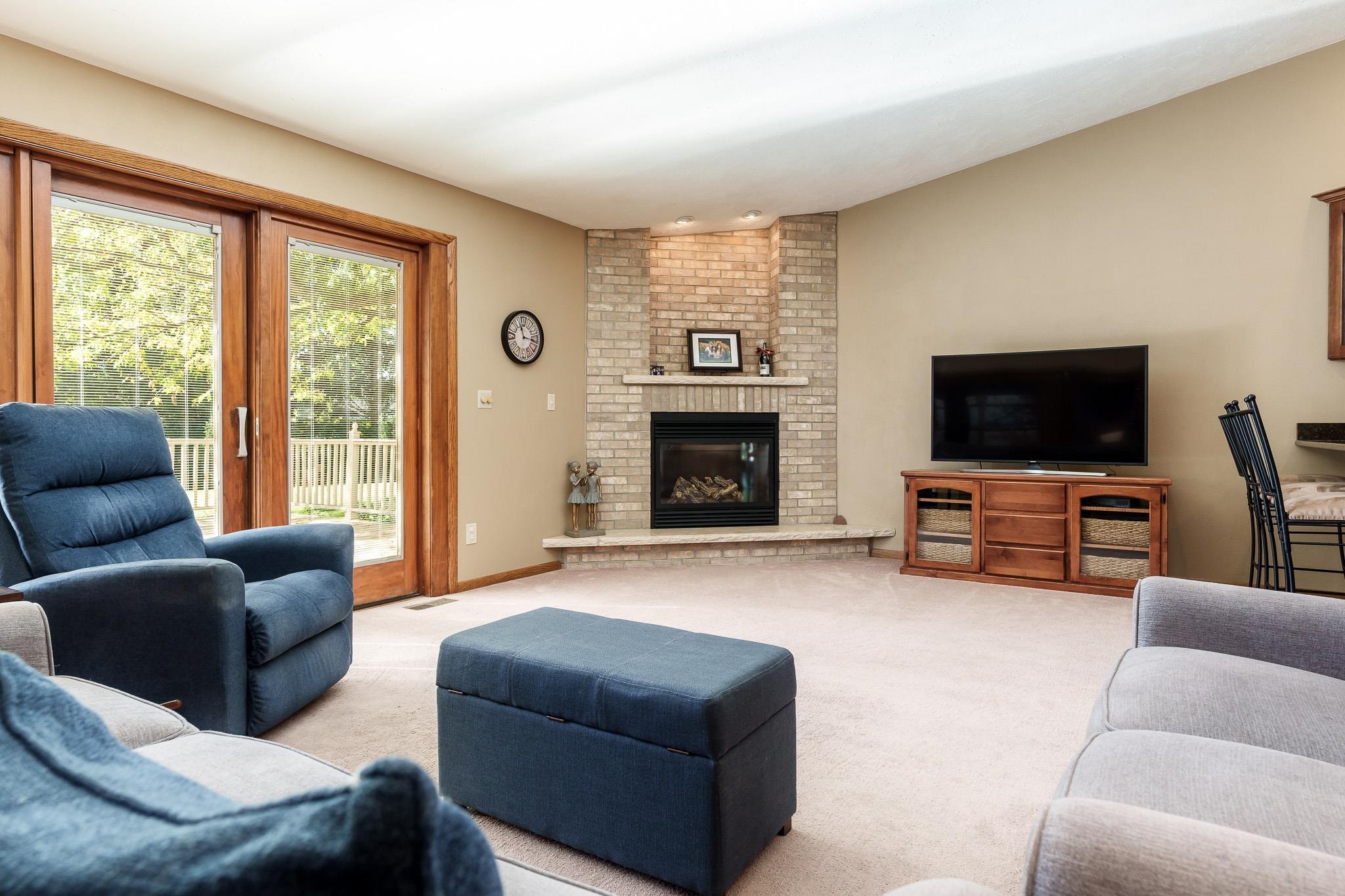 Rockford, Illinois 61114, United States, 3 Bedrooms Bedrooms, ,4 BathroomsBathrooms,Residential,Pending,40065