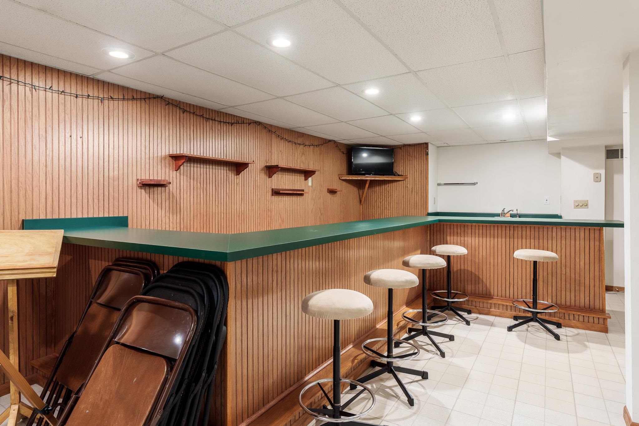 Rockford, Illinois 61114, United States, 3 Bedrooms Bedrooms, ,4 BathroomsBathrooms,Residential,Pending,40065