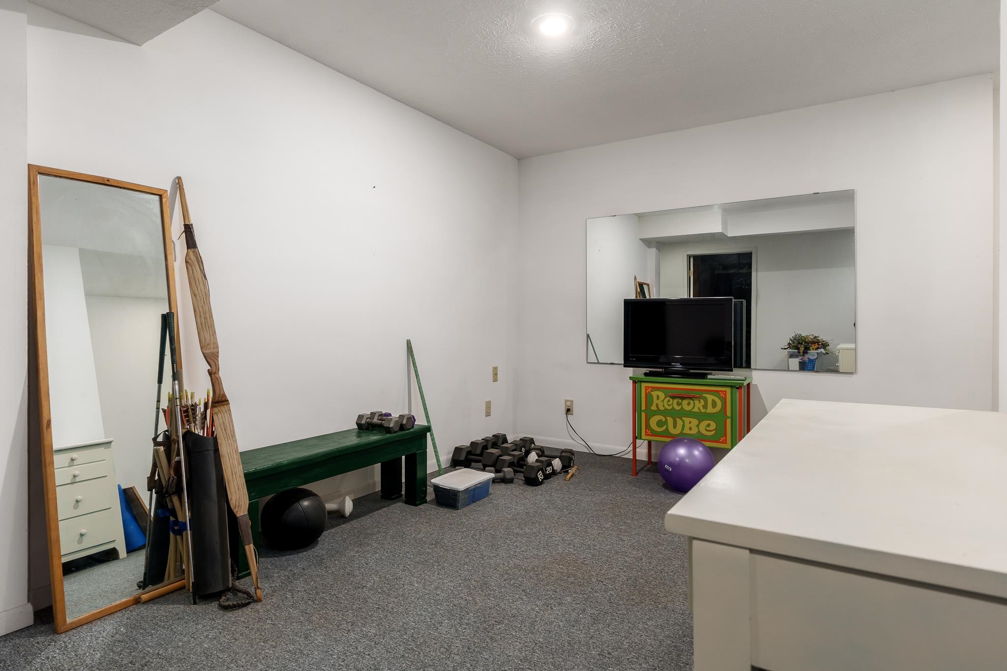 Rockford, Illinois 61114, United States, 3 Bedrooms Bedrooms, ,4 BathroomsBathrooms,Residential,Pending,40065