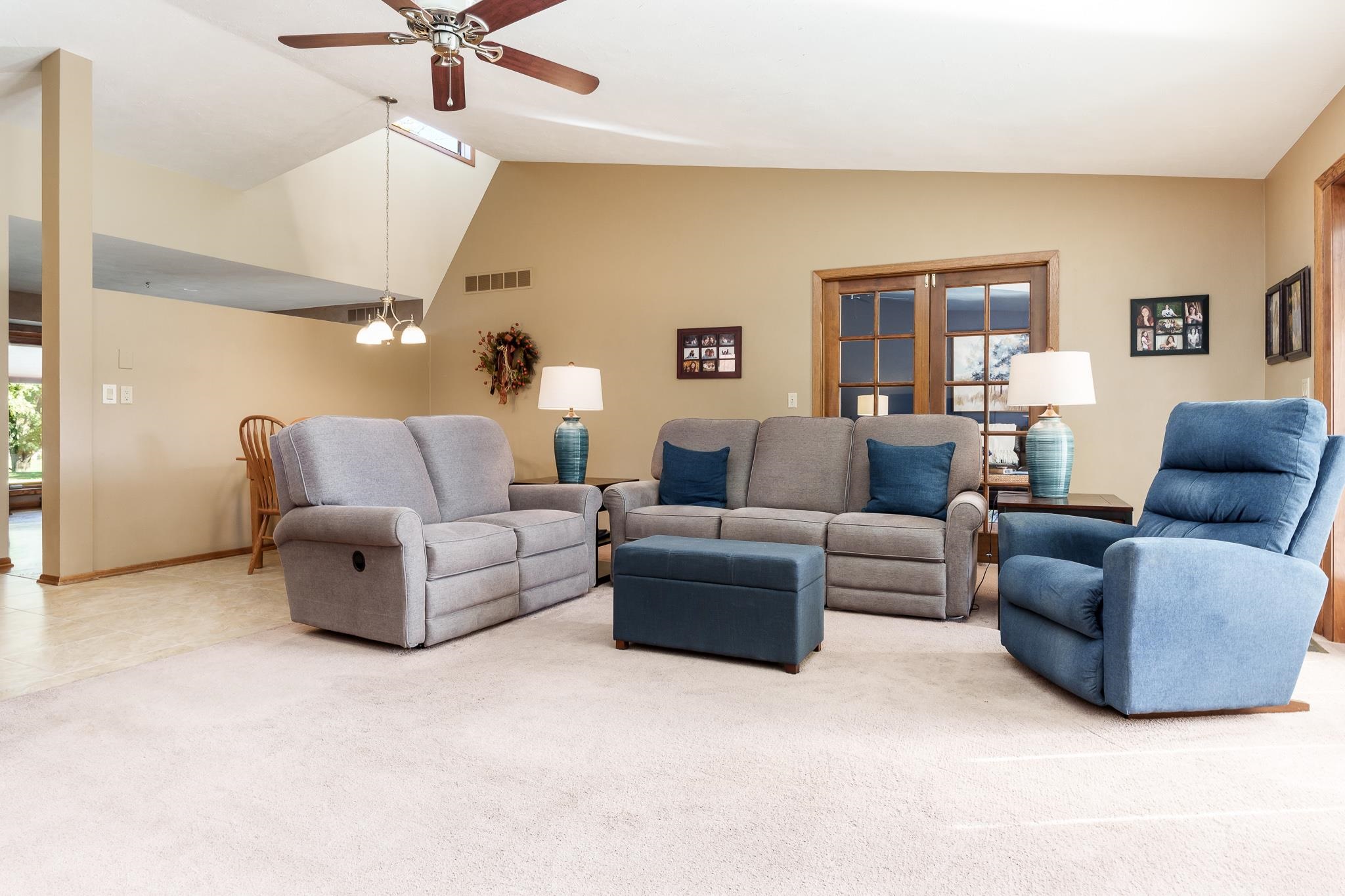 Rockford, Illinois 61114, United States, 3 Bedrooms Bedrooms, ,4 BathroomsBathrooms,Residential,Pending,40065