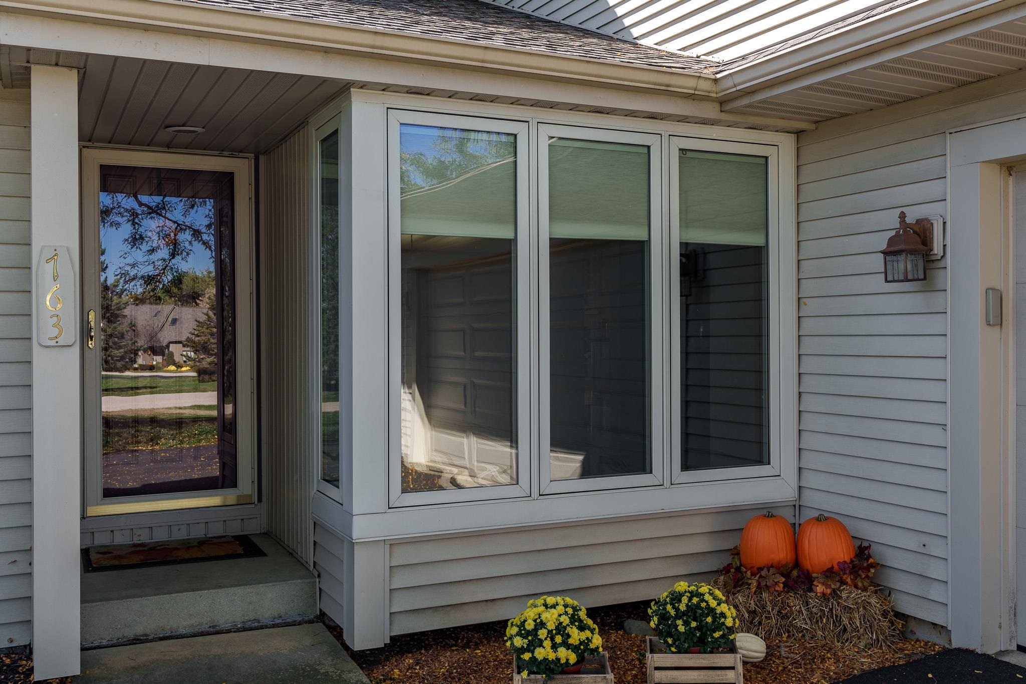 Rockford, Illinois 61114, United States, 3 Bedrooms Bedrooms, ,4 BathroomsBathrooms,Residential,Pending,40065