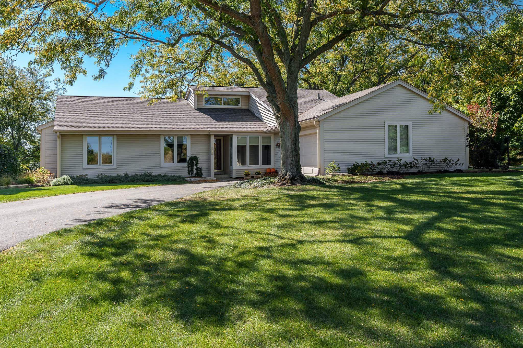 Rockford, Illinois 61114, United States, 3 Bedrooms Bedrooms, ,4 BathroomsBathrooms,Residential,Pending,40065