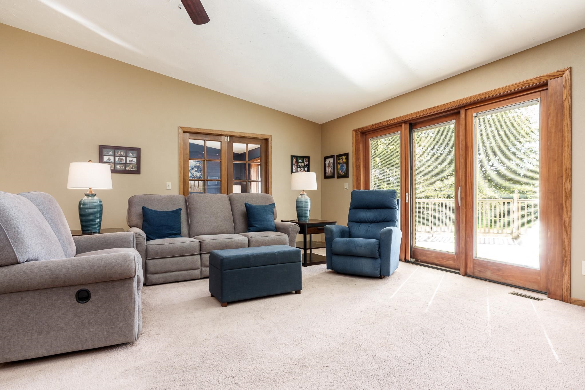 Rockford, Illinois 61114, United States, 3 Bedrooms Bedrooms, ,4 BathroomsBathrooms,Residential,Pending,40065