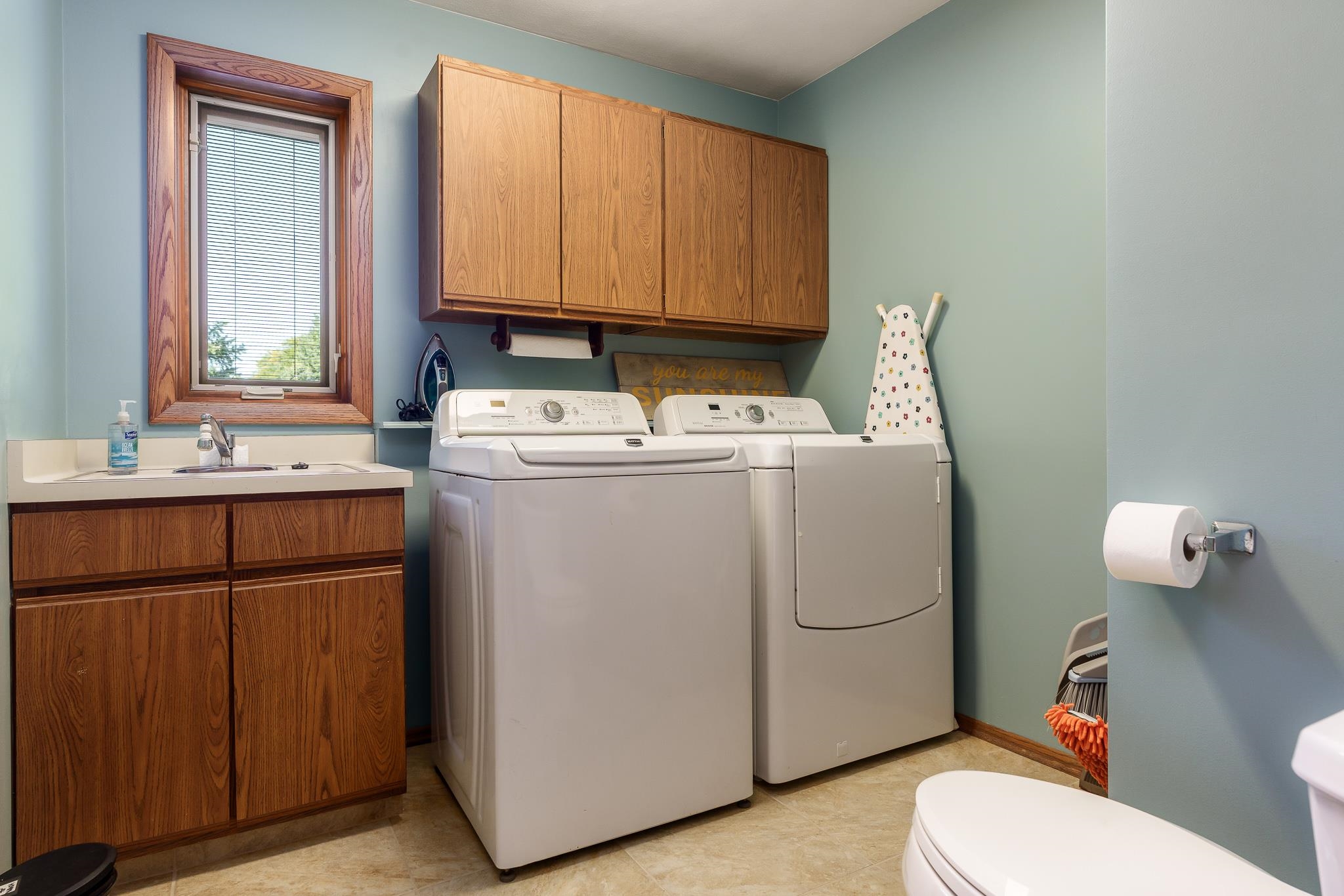 Rockford, Illinois 61114, United States, 3 Bedrooms Bedrooms, ,4 BathroomsBathrooms,Residential,Pending,40065