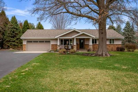 Homes For Sale - 2412 Squaw Prairie Road<br/> Boone County, BELVIDERE, IL 61008