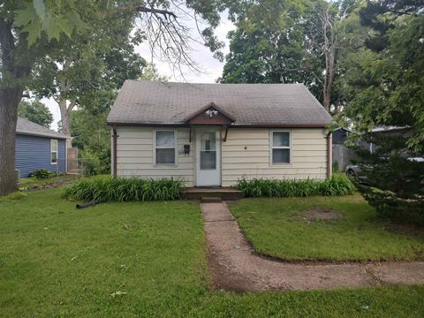 Homes For Sale - 205 Pennsylvania Avenue<br/> LOVES PARK, IL 61111