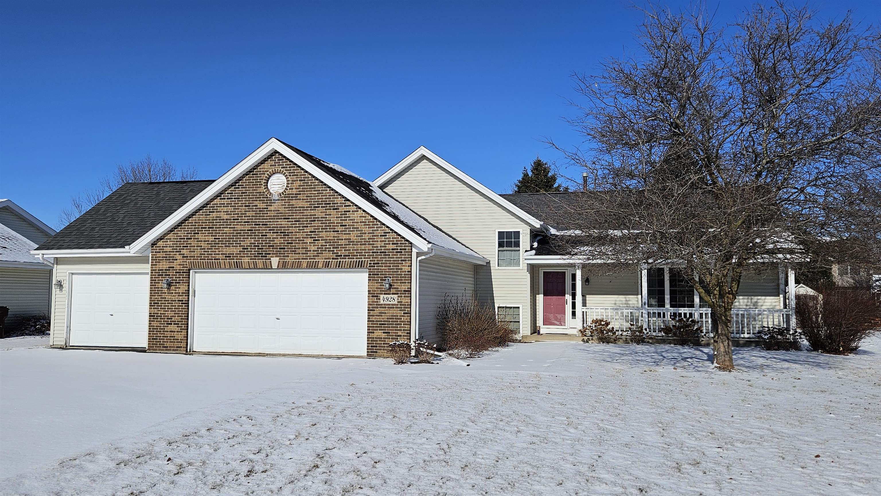 Machesney Park, Illinois 61115, United States, 3 Bedrooms Bedrooms, ,2 BathroomsBathrooms,Residential,Pending,11686