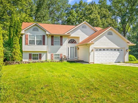 Homes For Sale - 212 NE Rochester Road<br/> Boone County, POPLAR GROVE, IL 61065