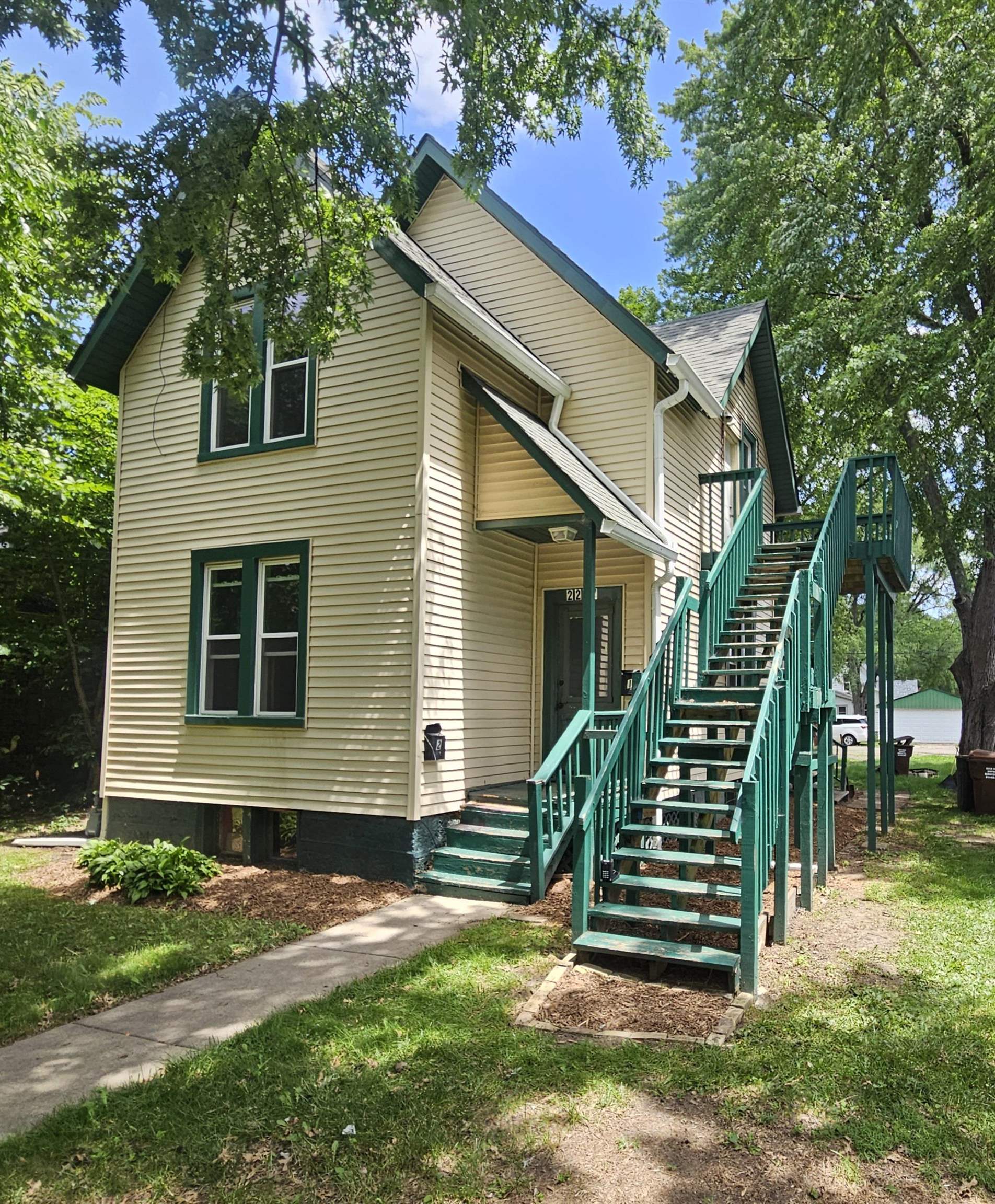 Photo 1 of 16 — 2217 LATHAM Street, ROCKFORD, IL 61103