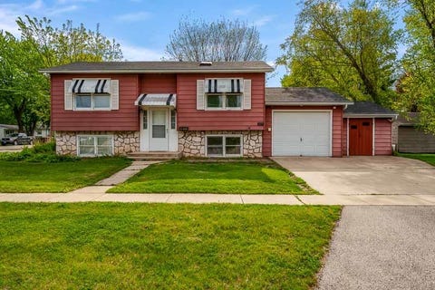 Homes For Sale - 1126 Columbia Avenue<br/> Boone County, BELVIDERE, IL 61008
