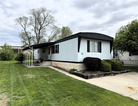Mobile Home For Sale - 215 Fox Lane<br/> BELVIDERE, IL 61008