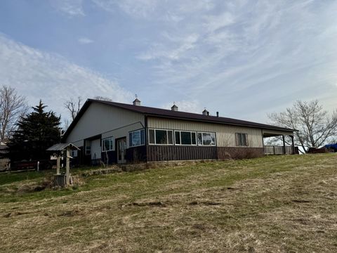 Homes For Sale - 14670 Meyers Road<br/> Carroll County, MOUNT CARROLL, IL 61053