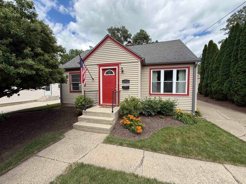 Homes For Sale - 924 Peter Avenue<br/> ROCKFORD, IL 61108