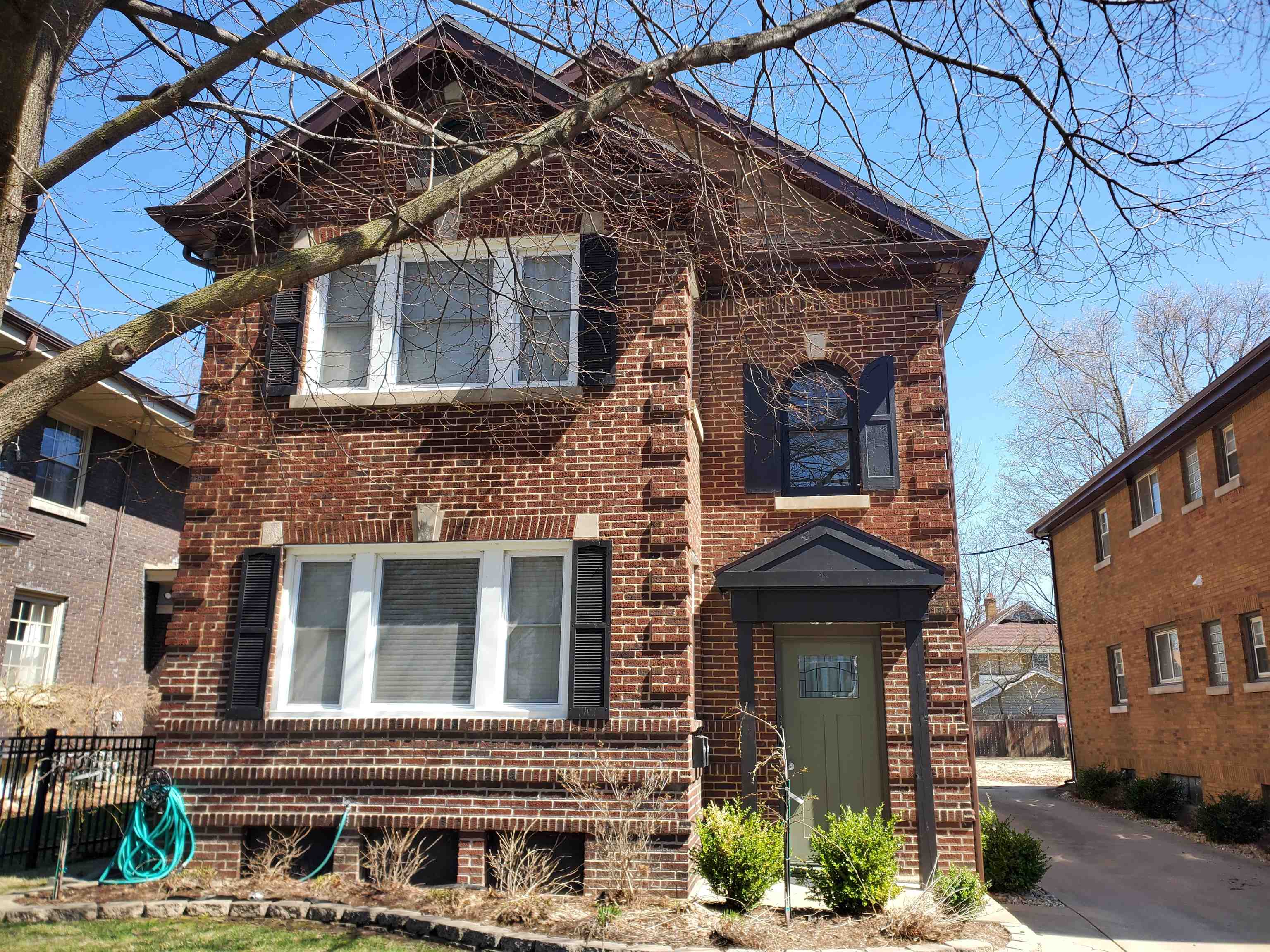 Photo 1 of 17 — 712 Seminary Street, ROCKFORD, IL 61104
