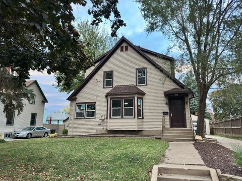 Homes For Sale - 816 S Harlem Ave<br/> Stephenson County, FREEPORT, IL 61032