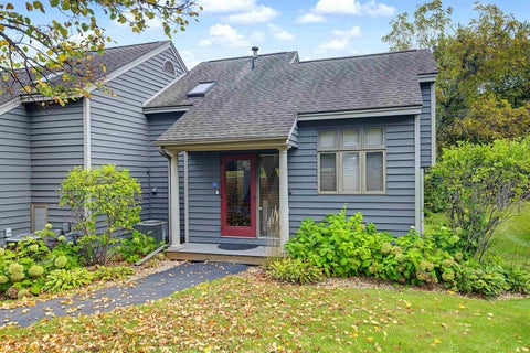 Townhouse For Sale - 5 Valleywood Lane<br/> GALENA, IL 61036