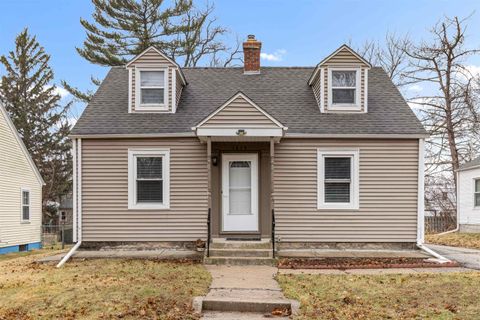 Homes For Sale - 1615 Warren Road<br/> ROCKFORD, IL 61108