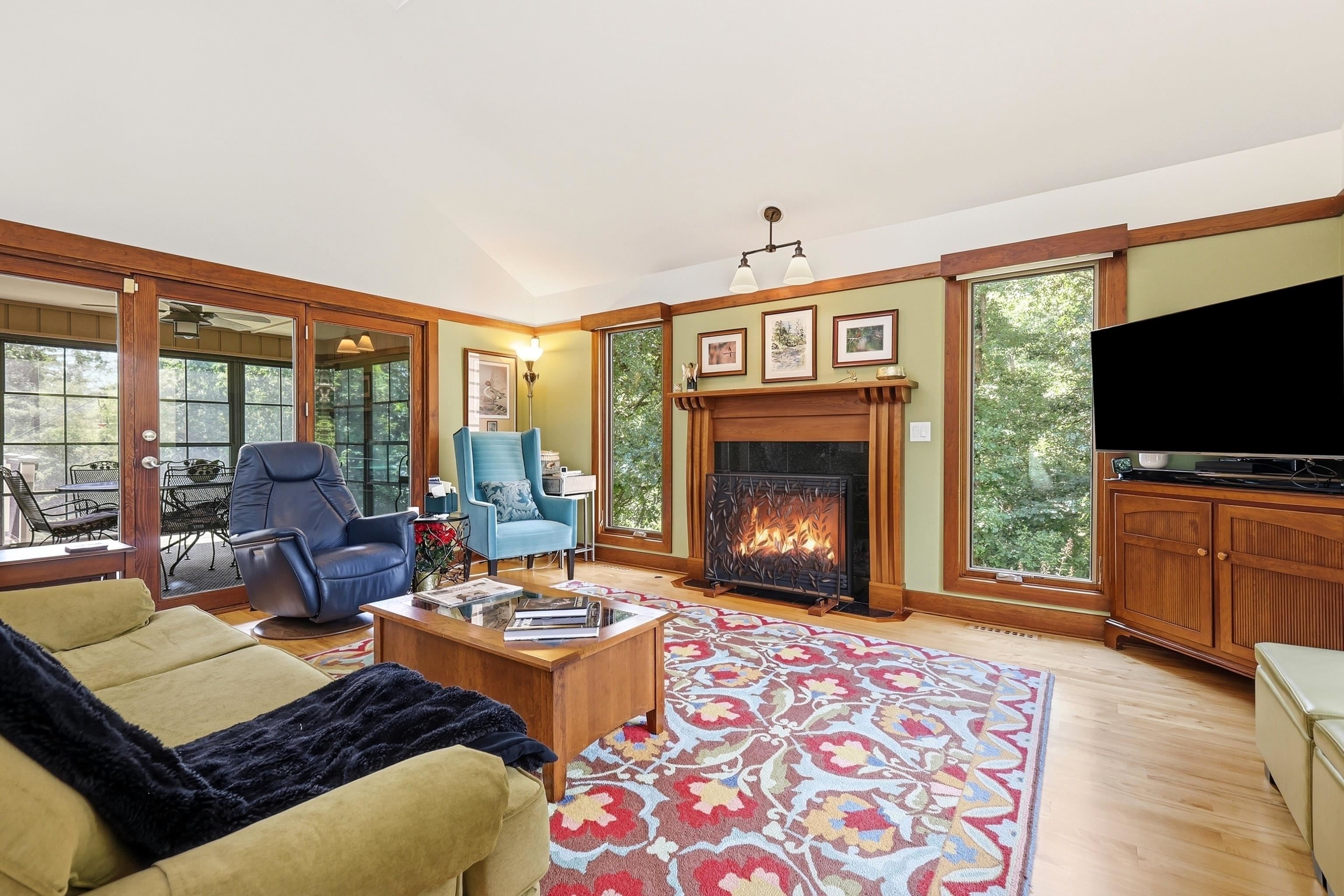 8 ARROWWOOD Lane