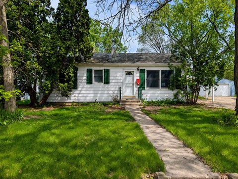 Homes For Sale - 231 River Drive<br/> DEKALB, IL 60115