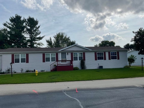 Mobile Home For Sale - 5541 Mahogany Lane<br/> ROSCOE, IL 61073