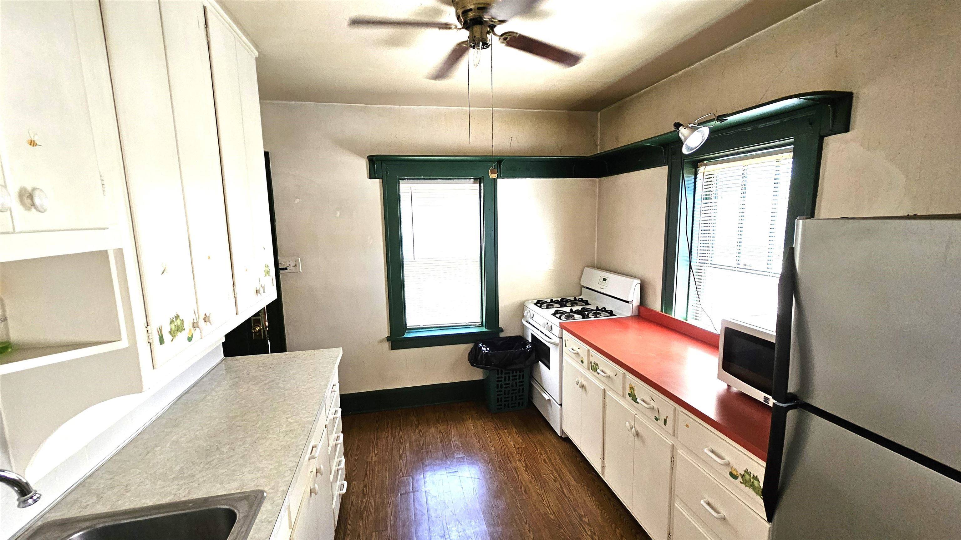 Rockford, Illinois 61102, United States, 4 Bedrooms Bedrooms, ,1 BathroomBathrooms,Residential,Pending,58992