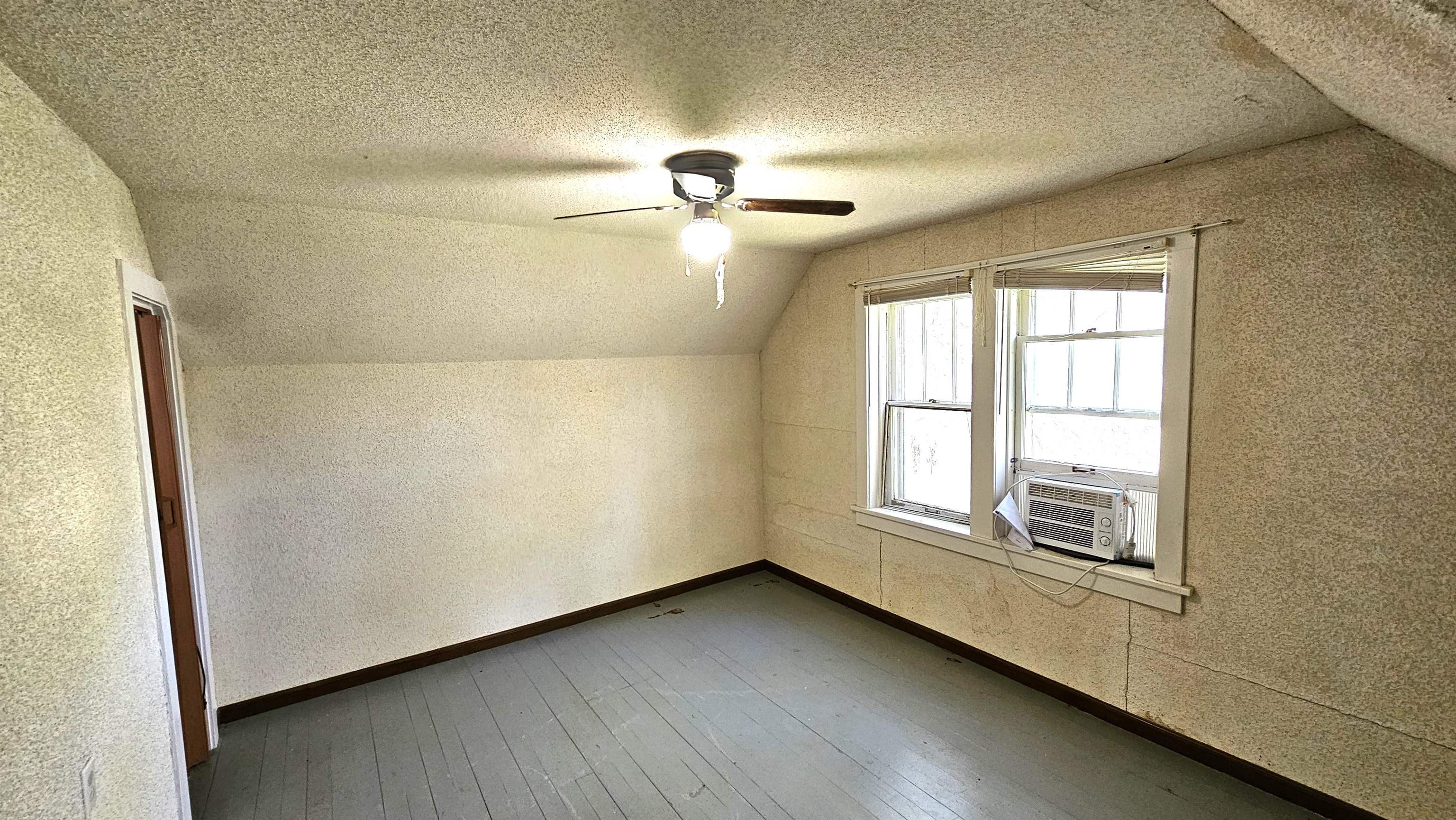 Rockford, Illinois 61102, United States, 4 Bedrooms Bedrooms, ,1 BathroomBathrooms,Residential,Pending,58992