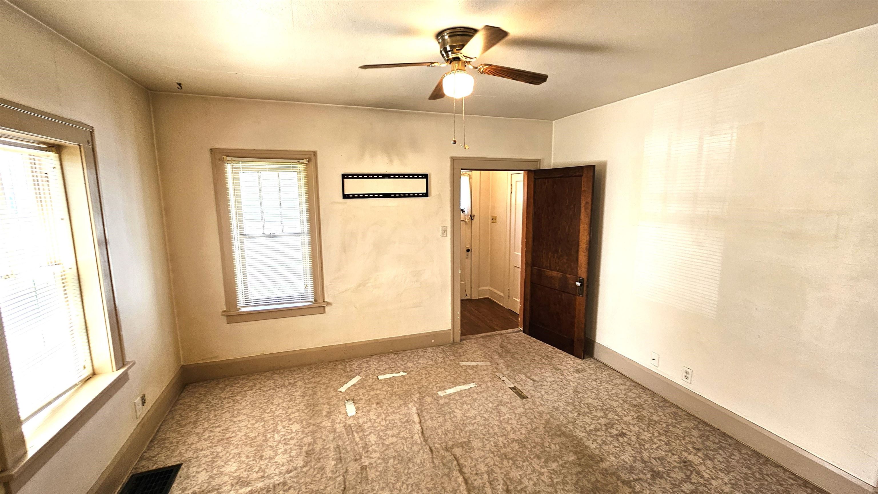 Rockford, Illinois 61102, United States, 4 Bedrooms Bedrooms, ,1 BathroomBathrooms,Residential,Pending,58992