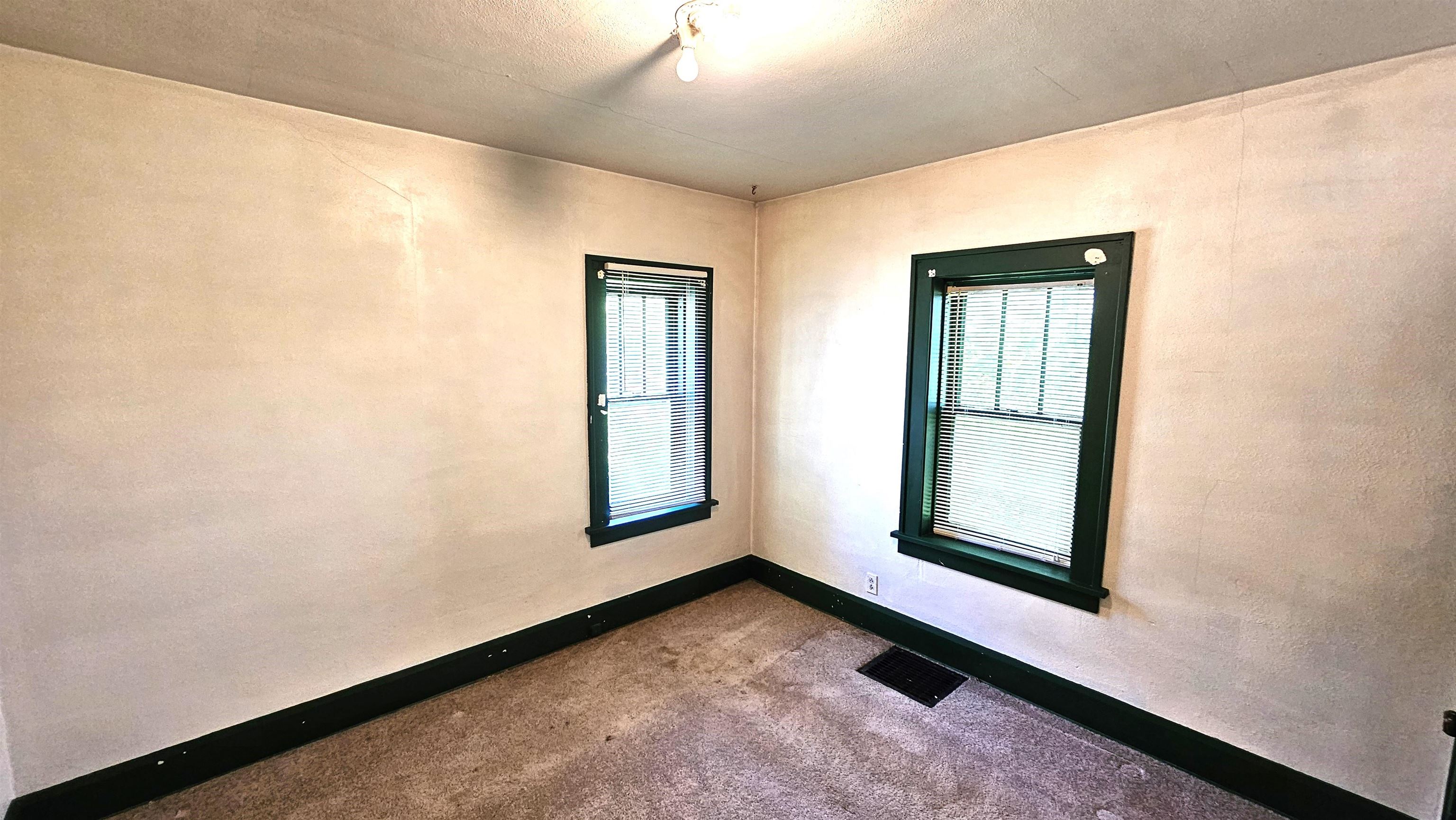 Rockford, Illinois 61102, United States, 4 Bedrooms Bedrooms, ,1 BathroomBathrooms,Residential,Pending,58992