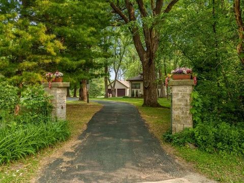 Homes For Sale - 2373 Geddes Road<br/> ROCKFORD, IL 61103