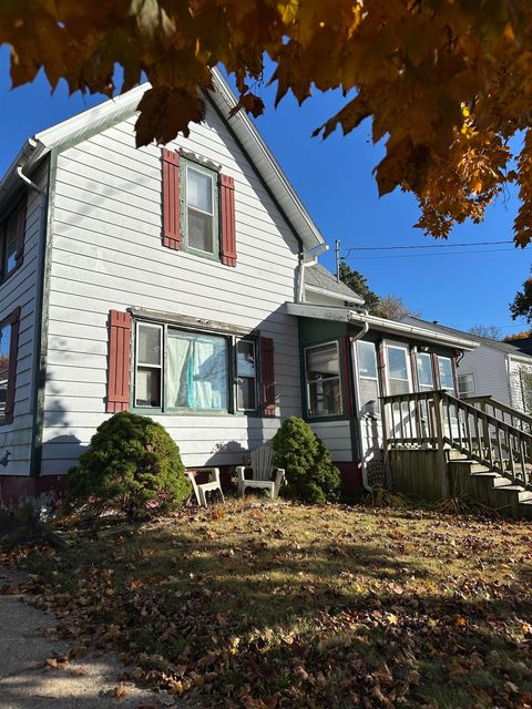 Homes For Sale - 804 N 4th Street<br/> SAVANNA, IL 61074