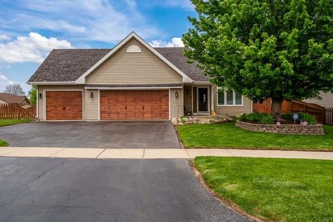 Homes For Sale - 1900 Wycliffe Street<br/> BELVIDERE, IL 61008
