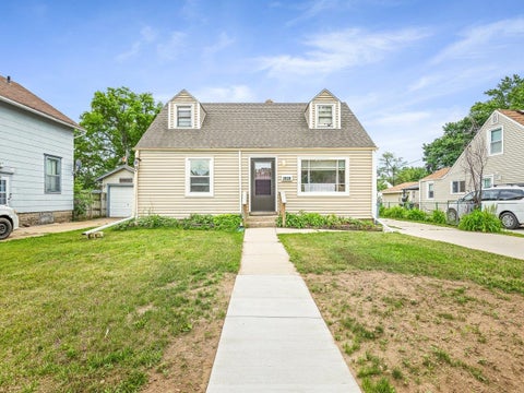 Homes For Sale - 2820 Summerdale Avenue<br/> ROCKFORD, IL 61101
