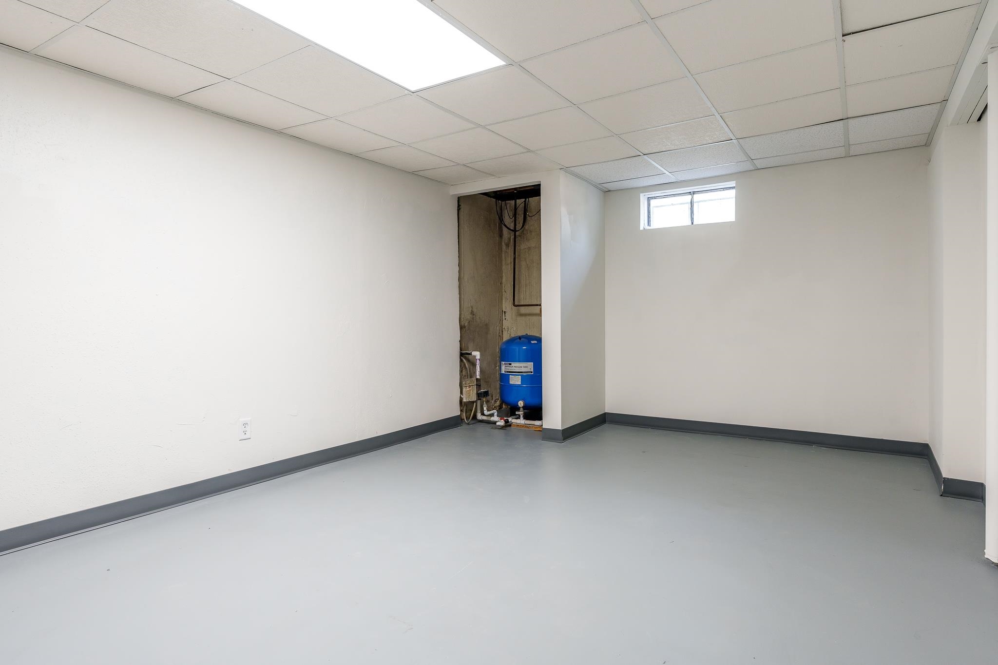 Rockford, Illinois 61108, United States, 3 Bedrooms Bedrooms, ,2 BathroomsBathrooms,Residential,Pending,44326