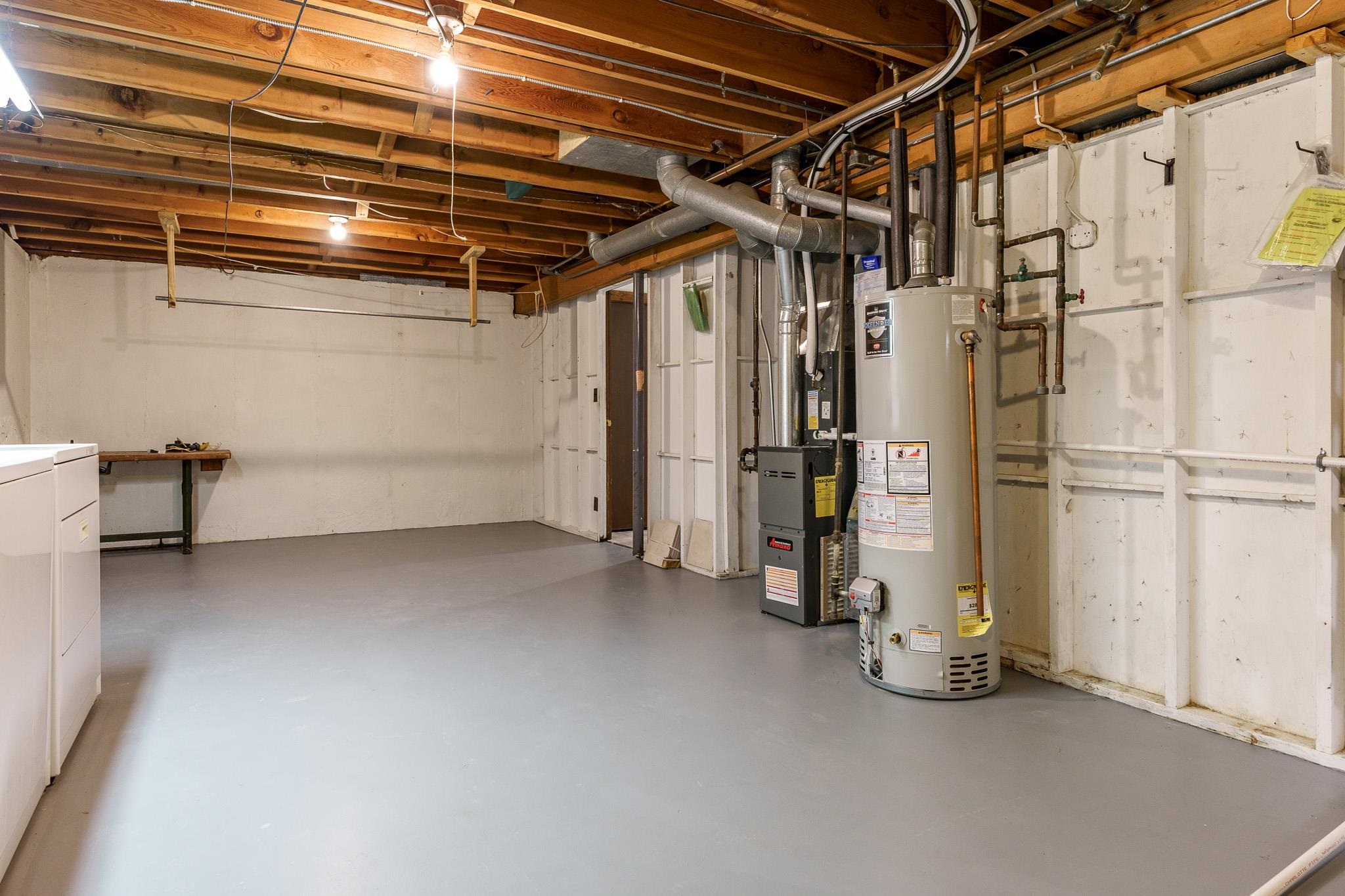 Rockford, Illinois 61108, United States, 3 Bedrooms Bedrooms, ,2 BathroomsBathrooms,Residential,Pending,44326